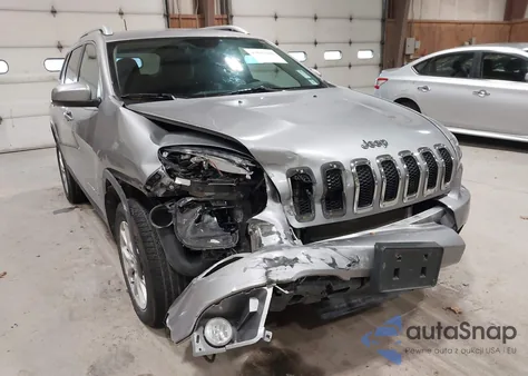 2017 Jeep Cherokee Latitude 4X4 z USA, uszkodzony, nr VIN 1C4PJMCS6HW587796